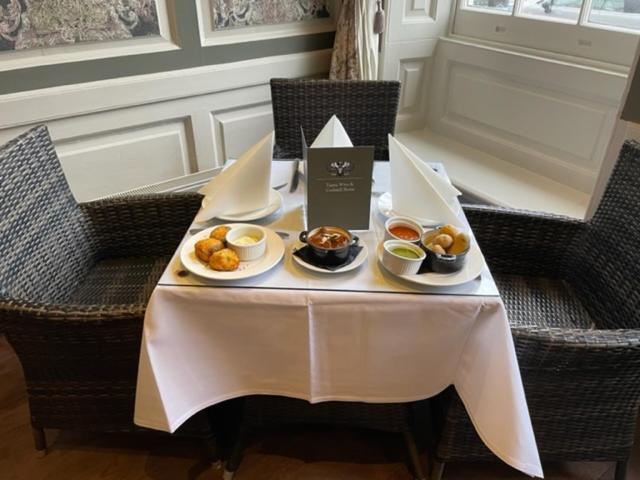 The Spread Eagle Hotel Thame Exteriör bild